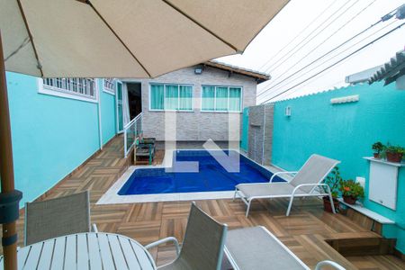 Casa à venda com 400m², 3 quartos e 6 vagasPiscina