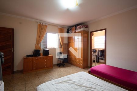 Casa à venda com 200m², 4 quartos e 5 vagasQuarto de Serviço