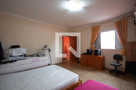 Casa à venda com 200m², 4 quartos e 5 vagasQuarto de Serviço