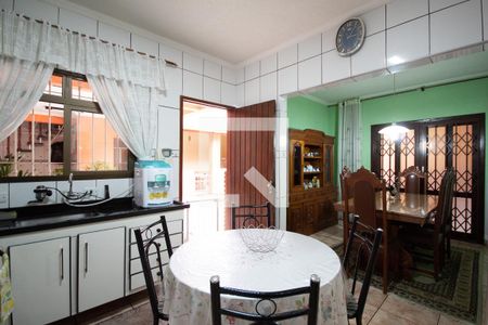 Casa à venda com 200m², 4 quartos e 5 vagasCozinha