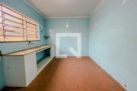 Casa à venda com 235m², 2 quartos e 2 vagasCozinha