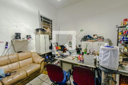 Casa à venda com 235m², 2 quartos e 2 vagasQuarto de Serviço