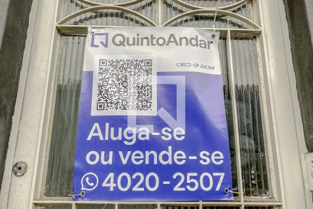 Casa à venda com 235m², 2 quartos e 2 vagasFachada