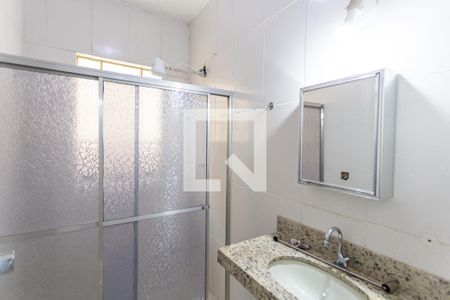 Banheiro Social de kitnet/studio para alugar com 1 quarto, 40m² em Nova Floresta, Belo Horizonte