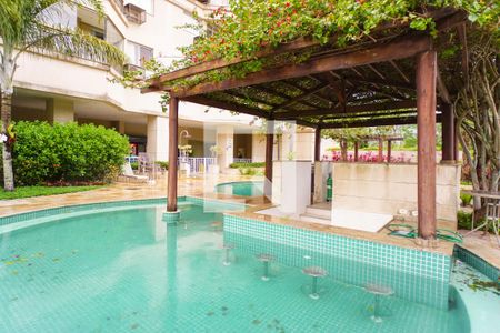 Apartamento à venda com 147m², 3 quartos e 2 vagas Apartamento à venda com 147m², 3 quartos e 2 vagasÁrea comum - Piscina