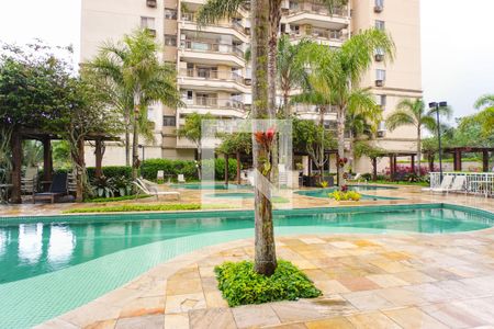 Apartamento à venda com 147m², 3 quartos e 2 vagas Apartamento à venda com 147m², 3 quartos e 2 vagasÁrea comum - Piscina