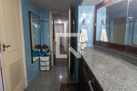 Apartamento à venda com 170m², 4 quartos e 1 vaga Apartamento à venda com 170m², 4 quartos e 1 vagaBanheiro da Suíte