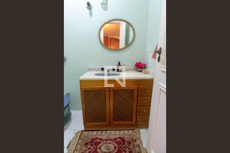 Apartamento à venda com 170m², 4 quartos e 1 vaga Apartamento à venda com 170m², 4 quartos e 1 vagaLavabo