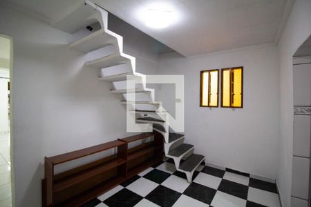 Escada de casa à venda com 4 quartos, 160m² em Jardim Pedro José Nunes, São Paulo