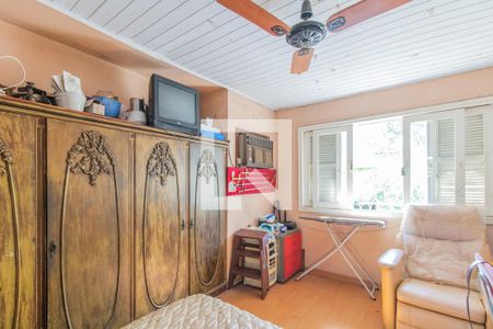 Quarto 2 de casa à venda com 5 quartos, 200m² em Santo Antônio, Porto Alegre