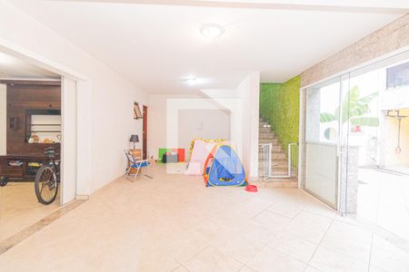 Casa à venda com 350m², 4 quartos e 4 vagas Casa à venda com 350m², 4 quartos e 4 vagasÁrea de Serviço