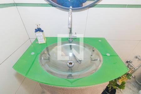 Casa à venda com 350m², 4 quartos e 4 vagas Casa à venda com 350m², 4 quartos e 4 vagasLavabo