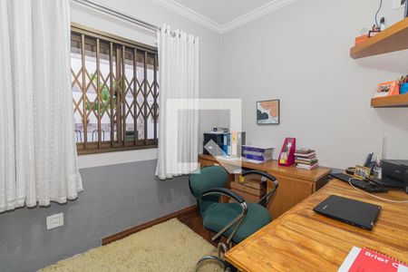 Casa à venda com 350m², 4 quartos e 4 vagas Casa à venda com 350m², 4 quartos e 4 vagasEscritório