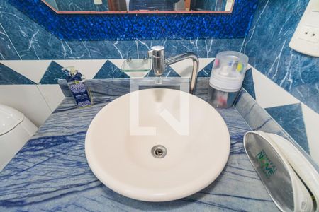 Casa à venda com 350m², 4 quartos e 4 vagas Casa à venda com 350m², 4 quartos e 4 vagasBanheiro da Suíte 4