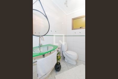 Casa à venda com 350m², 4 quartos e 4 vagas Casa à venda com 350m², 4 quartos e 4 vagasLavabo