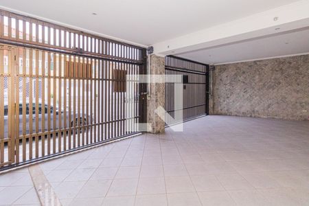 Casa à venda com 350m², 4 quartos e 4 vagas Casa à venda com 350m², 4 quartos e 4 vagasGaragem