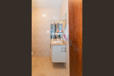 Casa à venda com 350m², 4 quartos e 4 vagas Casa à venda com 350m², 4 quartos e 4 vagasBanheiro de Serviço