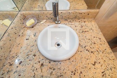 Casa à venda com 350m², 4 quartos e 4 vagas Casa à venda com 350m², 4 quartos e 4 vagasBanheiro de Serviço