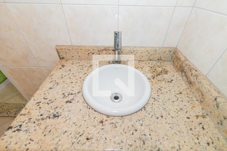 Casa à venda com 350m², 4 quartos e 4 vagas Casa à venda com 350m², 4 quartos e 4 vagasBanheiro da churrasqueira