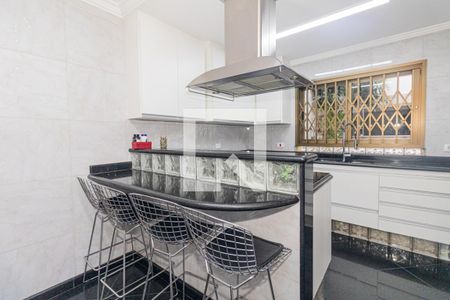 Casa à venda com 350m², 4 quartos e 4 vagas Casa à venda com 350m², 4 quartos e 4 vagasCozinha