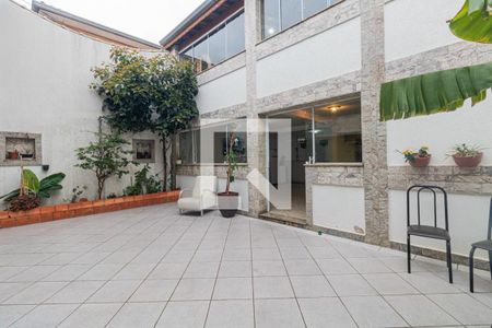 Casa à venda com 350m², 4 quartos e 4 vagas Casa à venda com 350m², 4 quartos e 4 vagasQuintal