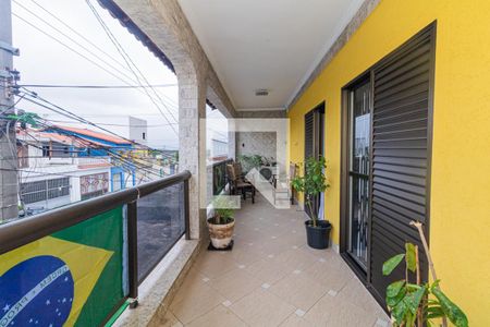 Casa à venda com 350m², 4 quartos e 4 vagas Casa à venda com 350m², 4 quartos e 4 vagasVaranda da Suíte 1 e 2