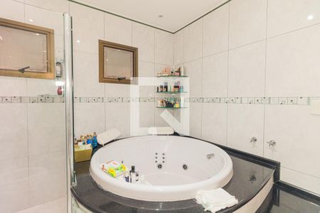 Casa à venda com 350m², 4 quartos e 4 vagas Casa à venda com 350m², 4 quartos e 4 vagasBanheiro da Suíte 2