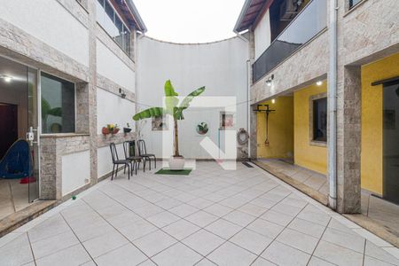 Casa à venda com 350m², 4 quartos e 4 vagas Casa à venda com 350m², 4 quartos e 4 vagasQuintal