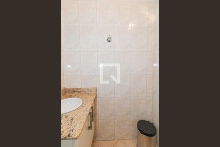 Casa à venda com 350m², 4 quartos e 4 vagas Casa à venda com 350m², 4 quartos e 4 vagasBanheiro da churrasqueira