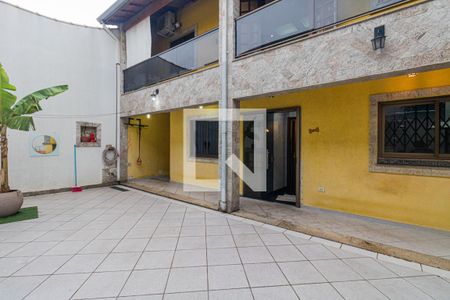 Casa à venda com 350m², 4 quartos e 4 vagas Casa à venda com 350m², 4 quartos e 4 vagasQuintal