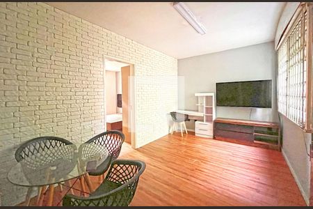 Sala de apartamento à venda com 1 quarto, 41m² em Camaquã, Porto Alegre