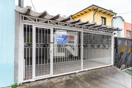 Casa à venda com 218m², 2 quartos e 2 vagasFachada