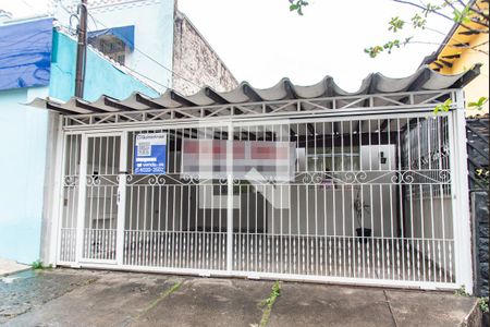 Casa à venda com 218m², 2 quartos e 2 vagasFachada