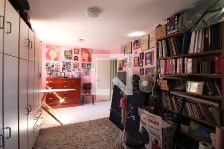 Casa à venda com 180m², 4 quartos e 2 vagasQuarto 4 