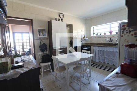 Casa à venda com 180m², 4 quartos e 2 vagasCozinha