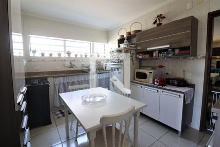 Casa à venda com 180m², 4 quartos e 2 vagasCozinha