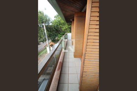 Casa à venda com 280m², 4 quartos e 2 vagasSacada do Quarto 1