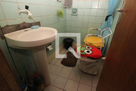 Casa à venda com 280m², 4 quartos e 2 vagasBanheiro 3