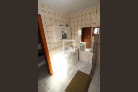 Casa à venda com 280m², 4 quartos e 2 vagasBanheiro da Suíte