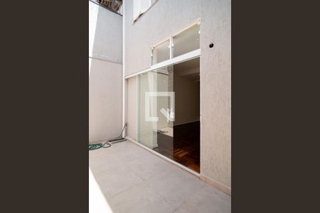 Área Externa de casa à venda com 3 quartos, 140m² em Campo Belo, São Paulo