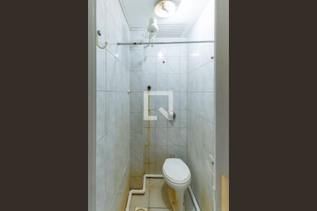 Banheiro de Serviço de apartamento para alugar com 3 quartos, 120m² em Vila Isabel, Rio de Janeiro