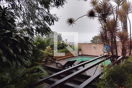 Casa à venda com 1000m², 4 quartos e 3 vagasPiscina