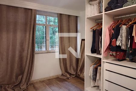 Casa à venda com 1000m², 4 quartos e 3 vagasCloset da suíte 2