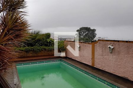 Casa à venda com 1000m², 4 quartos e 3 vagasPiscina