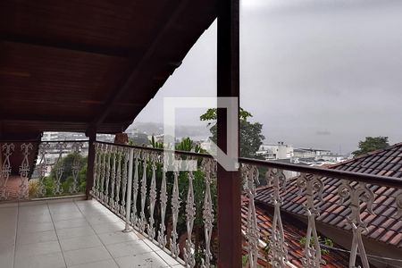 Casa à venda com 1000m², 4 quartos e 3 vagasVaranda do segundo andar
