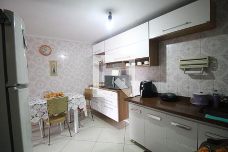 Casa à venda com 180m², 4 quartos e 2 vagascozinha casa 1