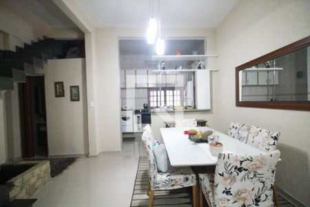 Casa à venda com 180m², 4 quartos e 2 vagassala casa 2