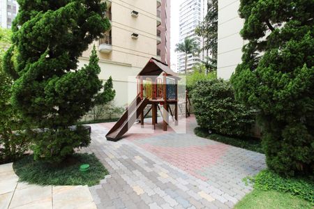 Apartamento à venda com 107m², 3 quartos e 2 vagas Apartamento à venda com 107m², 3 quartos e 2 vagasÁrea Comum - Playground