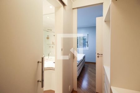 Apartamento à venda com 107m², 3 quartos e 2 vagas Apartamento à venda com 107m², 3 quartos e 2 vagasCloset da Suíte