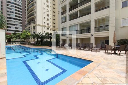 Apartamento à venda com 107m², 3 quartos e 2 vagas Apartamento à venda com 107m², 3 quartos e 2 vagasÁrea comum - Piscina